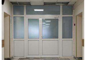 Противопожарная перегородка с тонированным стеклом / серия FRM5356